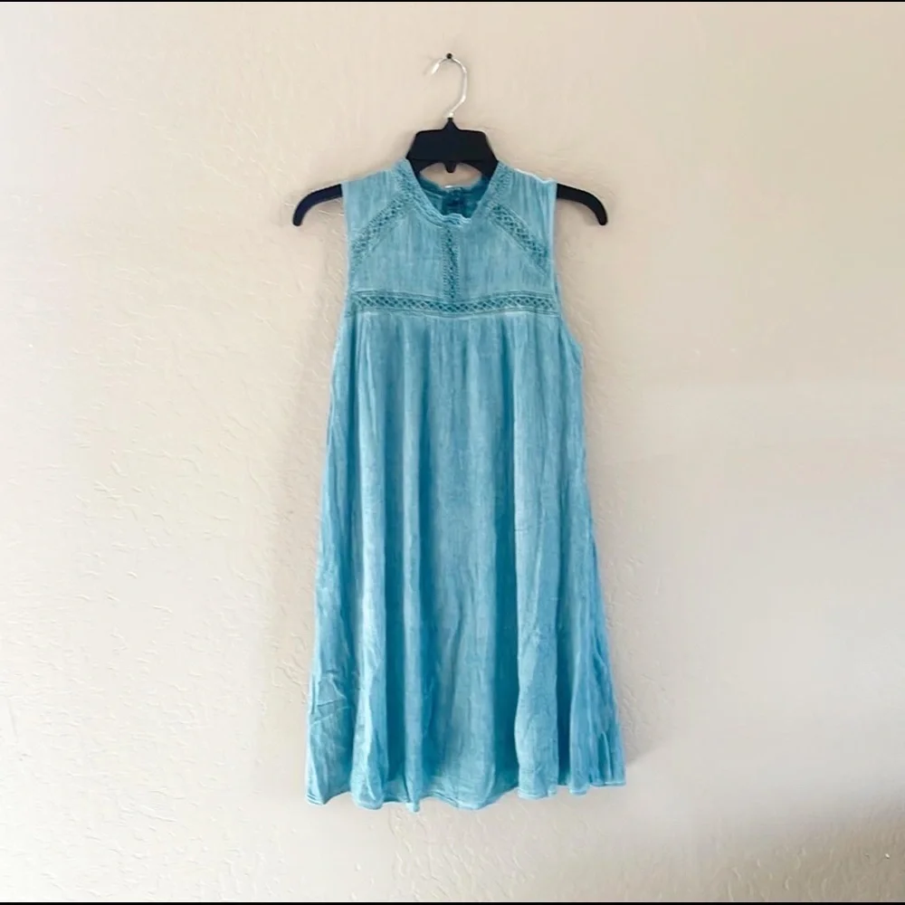 she sky blue dress Sky Blue Midi Dress, Puff Sleeve Summer Dress, Tea Length Outfit for Celebrations, Formal Events, Elegant Guest Look
